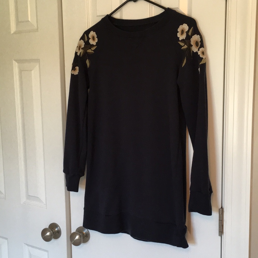 😍Floral shoulder sweatshirt